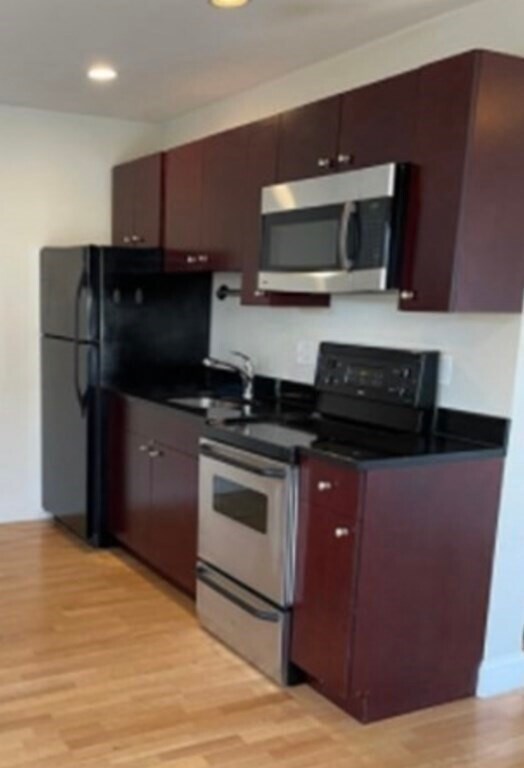 Primary Photo - 338 W Broadway