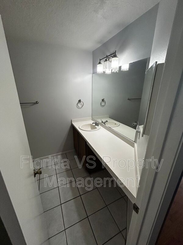 Building Photo - 104 Reserve Cir