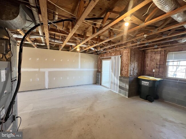 Building Photo - 3789 Harbor Rd