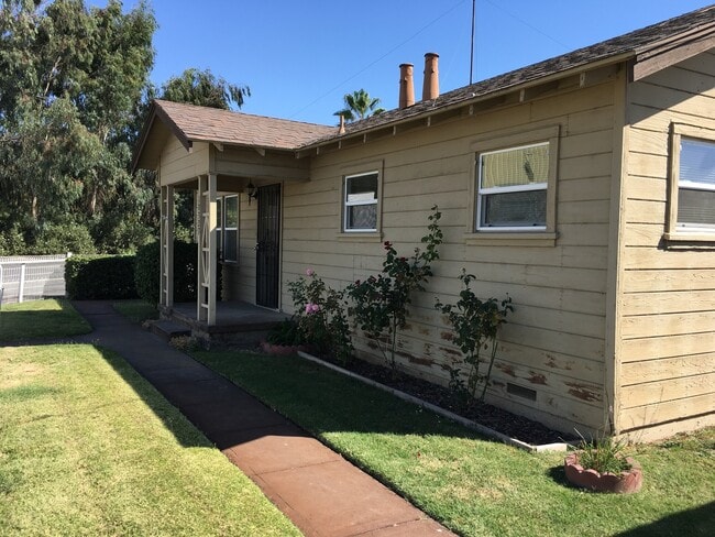Building Photo - 10327 Linden Rd