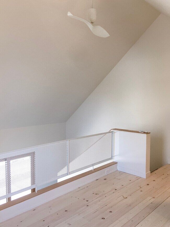 Building Photo - 926 Cleveland St.