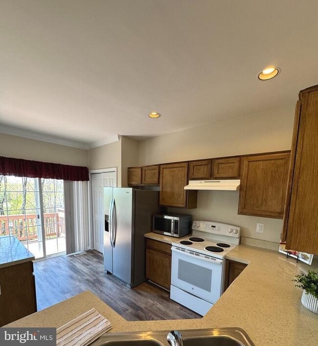 Building Photo - 10314 Butternut Cir