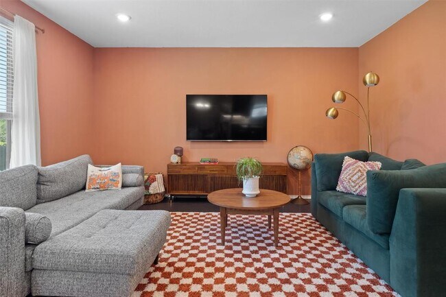 Building Photo - 6809 Ellsworth Walk