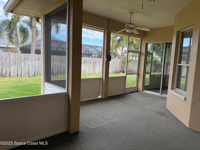 Building Photo - 5971 Newbury Cir