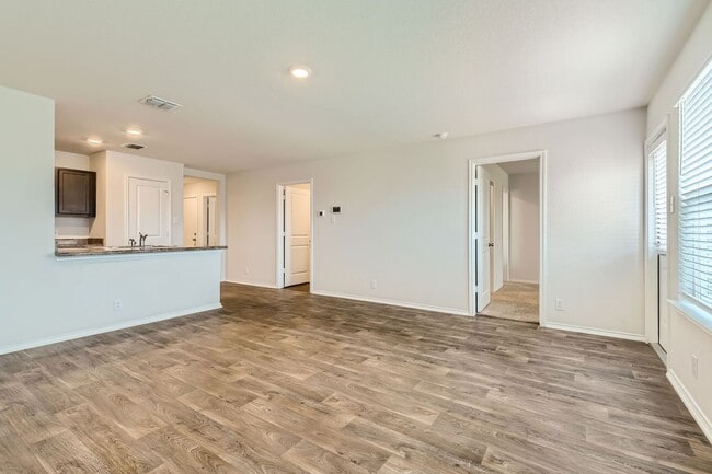 Building Photo - HALF OFF First Month Rent located near Lac...