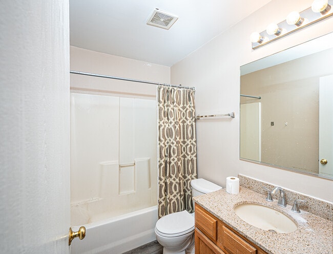 Building Photo - 511 Maggie Ln