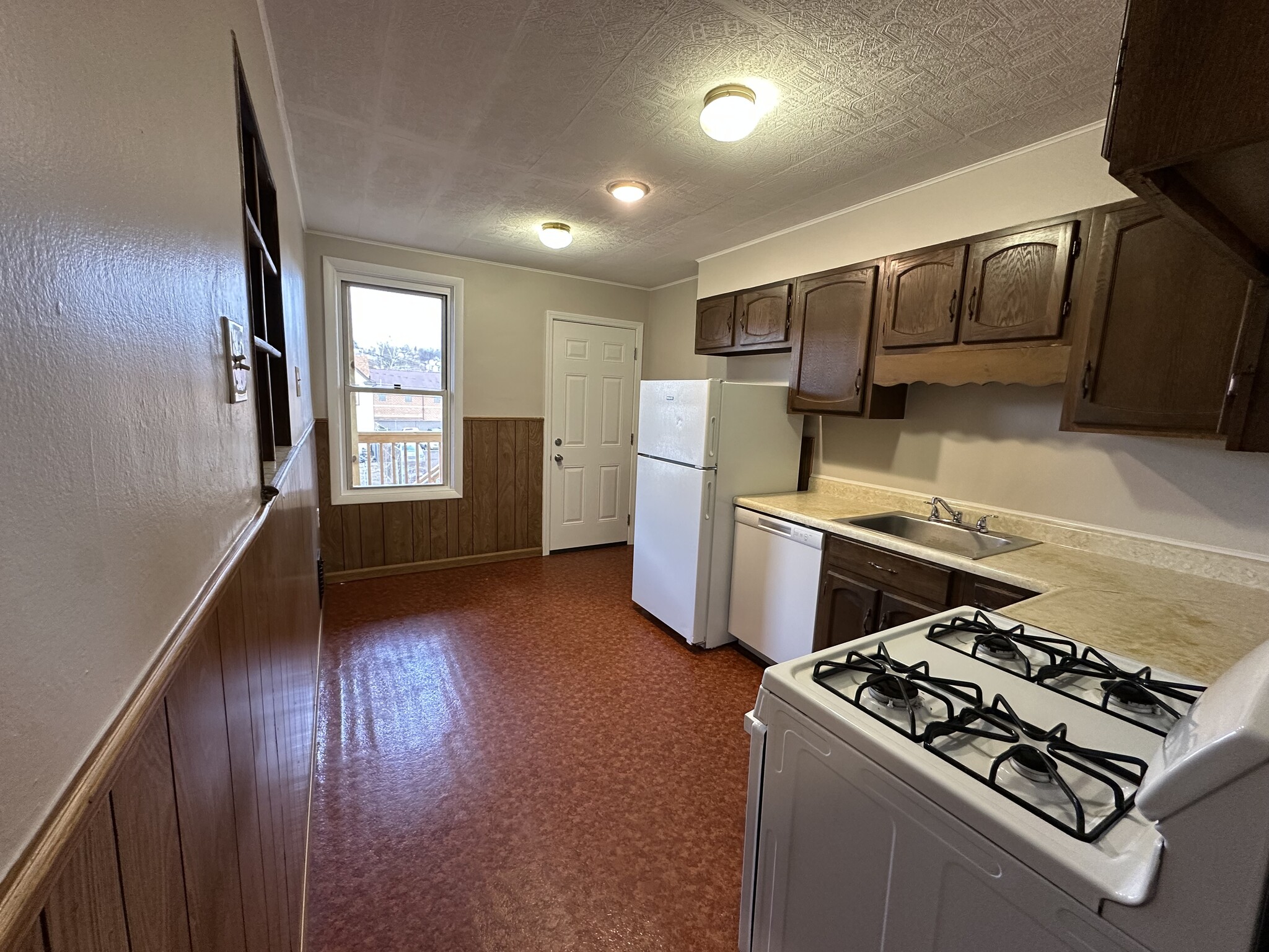 Kitchen - 1366 3rd Ave
