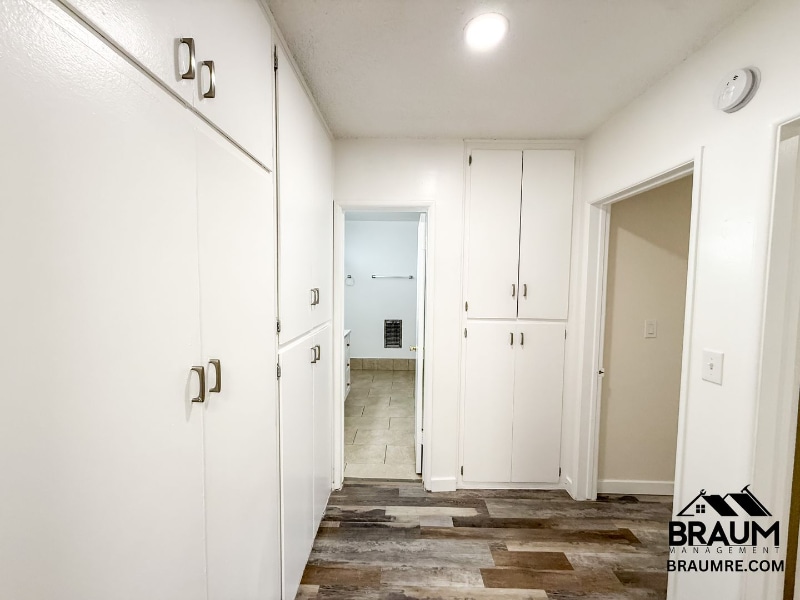 Building Photo - 5131 Buffalo Ave