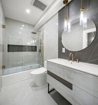 Building Photo - 556 1st St