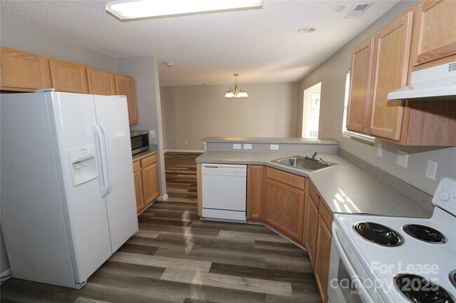 Building Photo - 1001 Boulder Dr