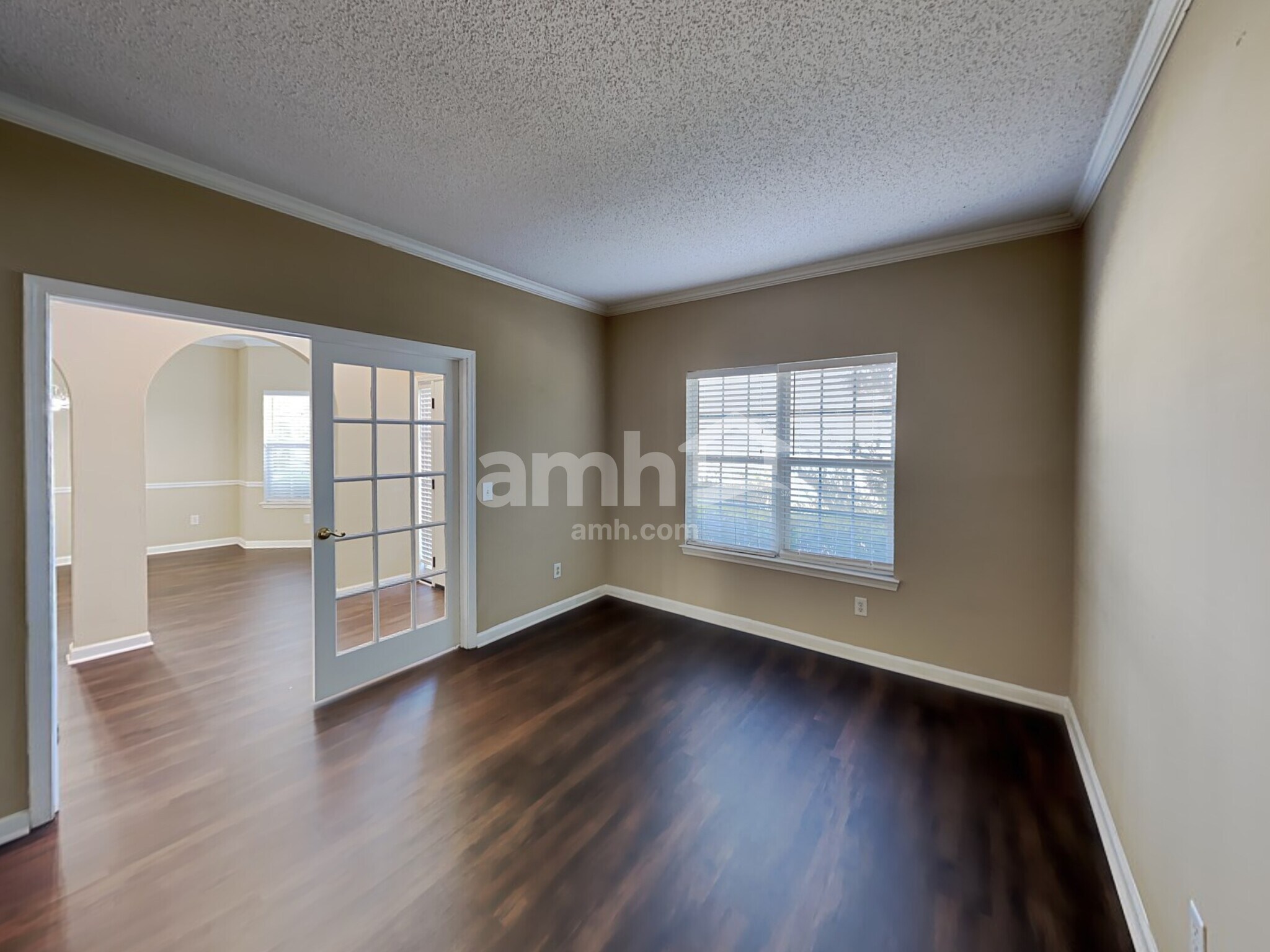 Building Photo - 6004 W Rosie Ln SE