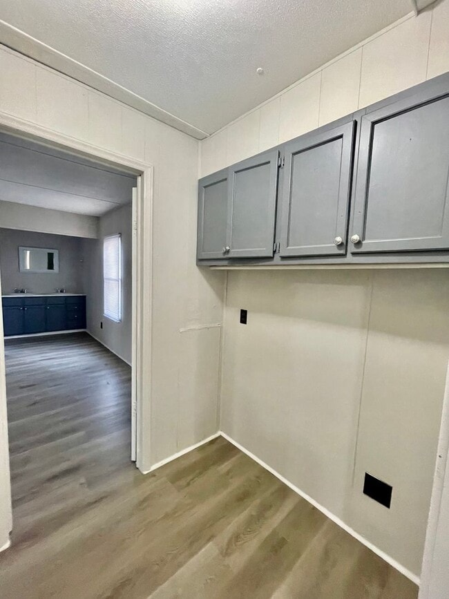Building Photo - Adorable 2 bedroom 2 bath Trailer Home loc...
