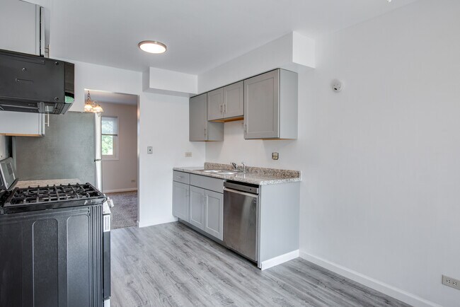 Building Photo - 889 Heatherbrook Ct