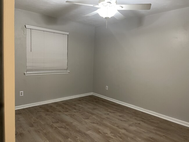 Master bedroom - 2165 Victory Garden Ln