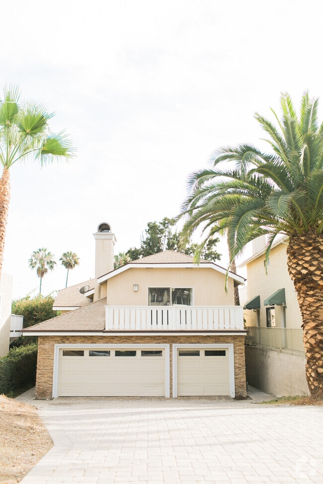 Building Photo - 34481 Via Espinoza