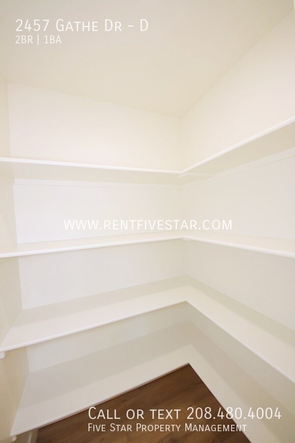 Building Photo - 2457 Gathe Dr
