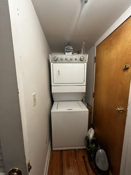 washer dryer and second entrance to the right - 134 Washington St