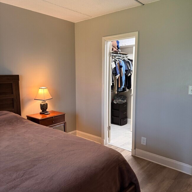 Building Photo - 4500 N Flagler Dr