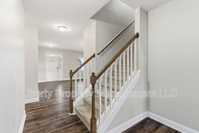 Building Photo - 588 Angel Oak Dr