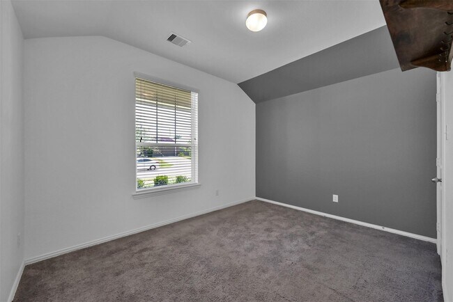 Building Photo - 16034 Dehay Ln