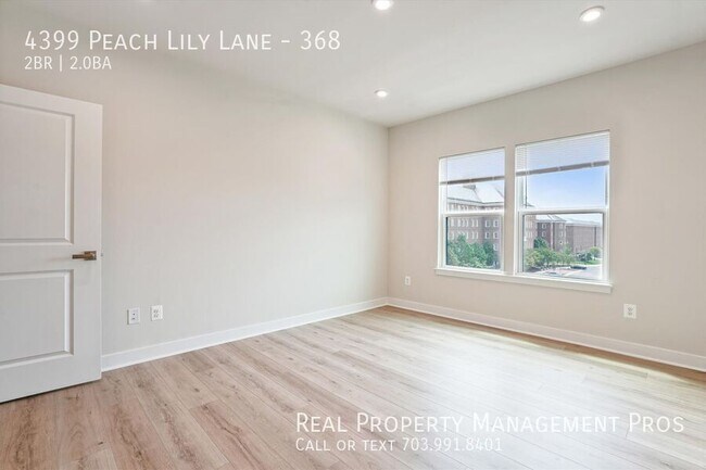 Building Photo - 4399 Peach Lily Ln