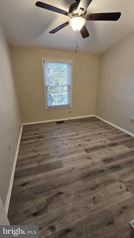 Building Photo - 9 Hamlet Dr