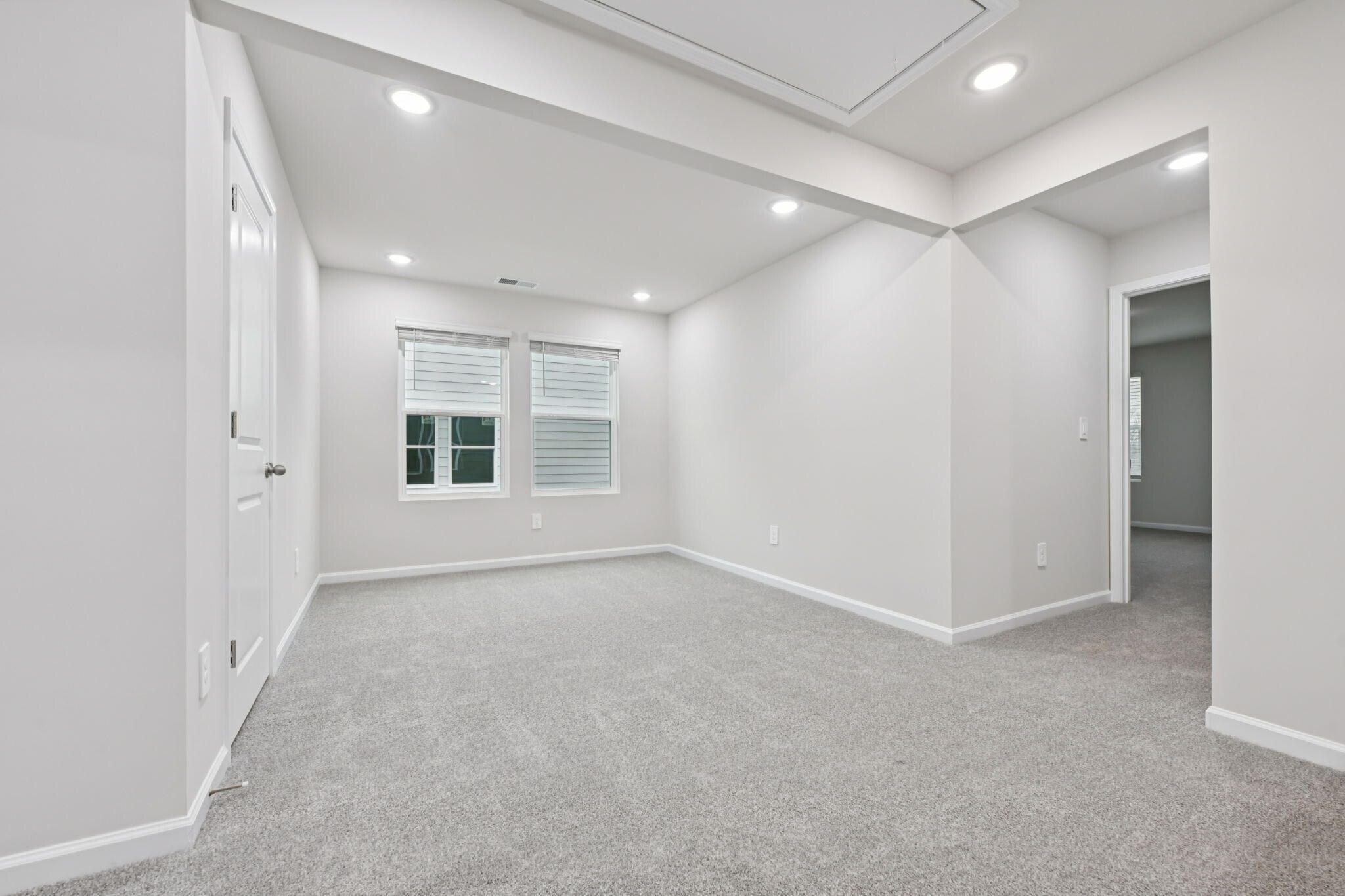 Building Photo - 3512 Rosebush Dr