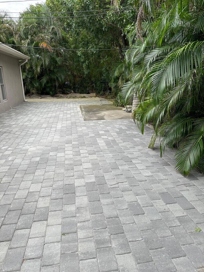 Building Photo - 272 SW 1st St