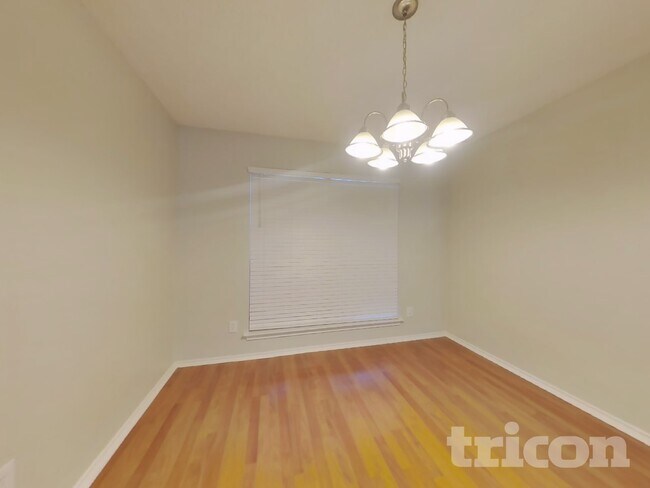 Building Photo - 2817 Laurel Hill Dr