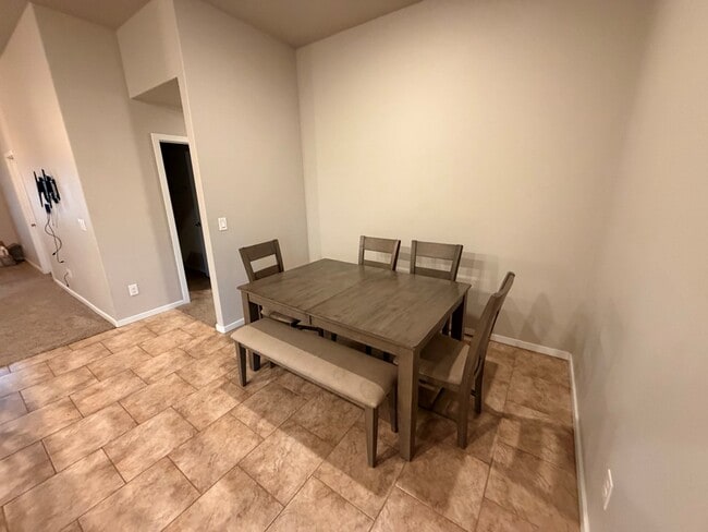 Building Photo - 1109 Wagon Wy.