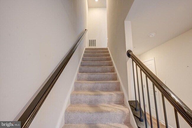 Building Photo - 5059 Silver Oak Dr