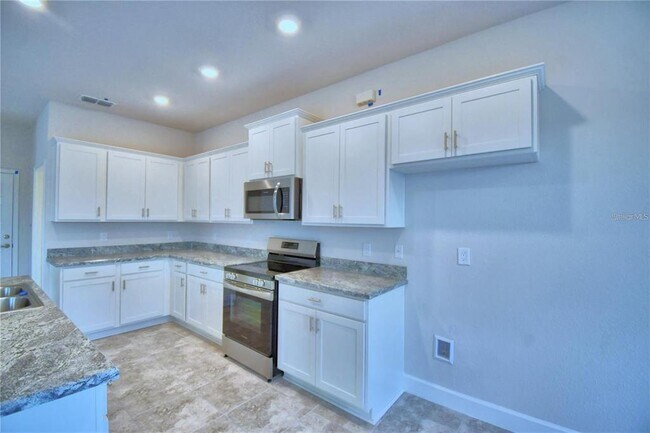 Building Photo - 906 Sofia Ln