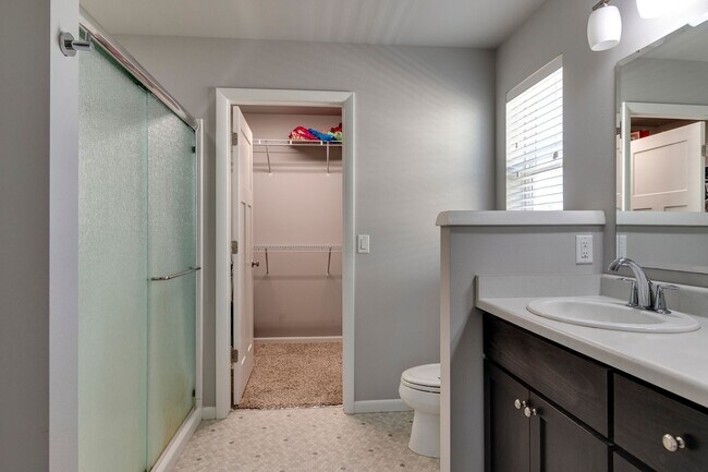 Building Photo - Professionally Managed Home in Convenient ...