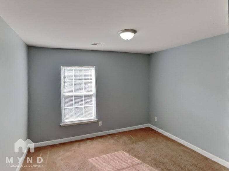 Building Photo - 14008 Mallard Lake Rd