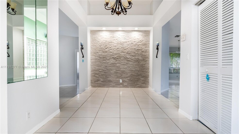 Building Photo - 1061 Bel Aire Dr E