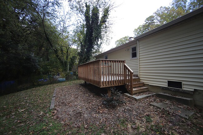 Building Photo - Charming and Cozy 3-Bedroom Racnh Home in ...