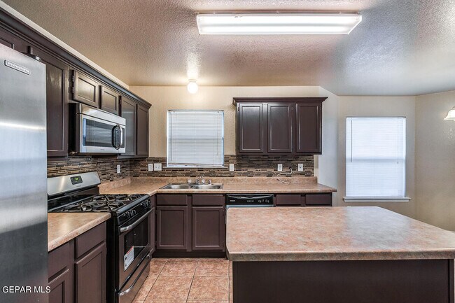 Building Photo - 10932 Duster Dr