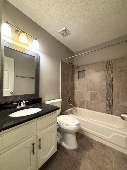 Building Photo - 244 Saybrook Cove