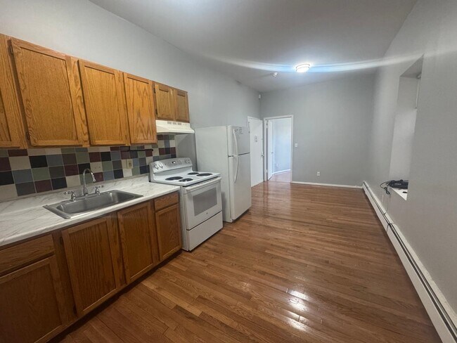 Building Photo - 64 Tuers Ave