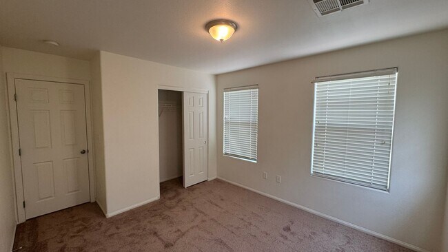 Building Photo - Welcome Home 3 or 4 BDRM SW Las Vegas