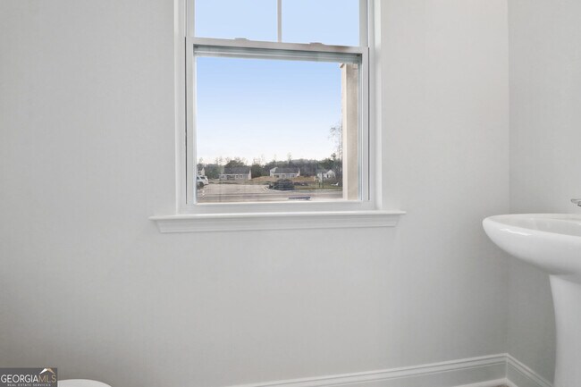 Building Photo - 323 Fox Tail Dr