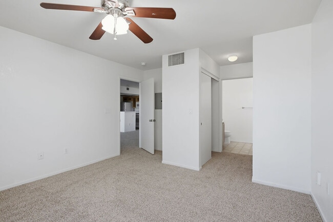 Building Photo - 1908 Mountain Hills Ct