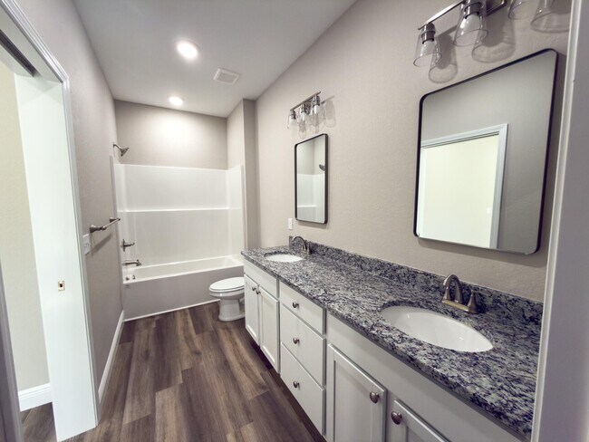 Building Photo - 6635 Water St