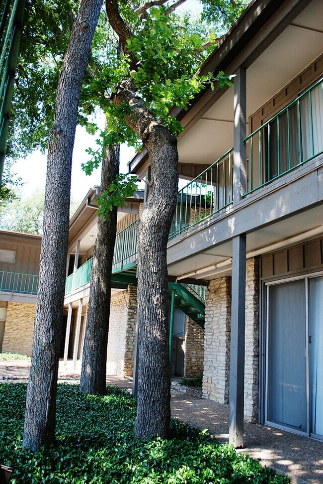 Building Photo - The Mark Embers Apartments