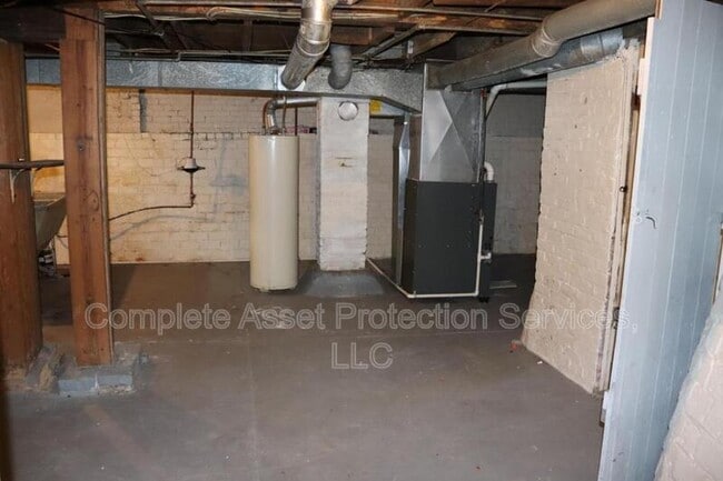 Building Photo - 105 Norton St