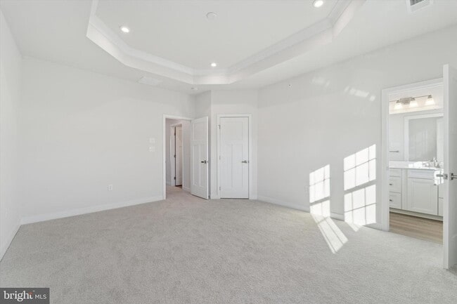 Building Photo - 208 River Birch Wy