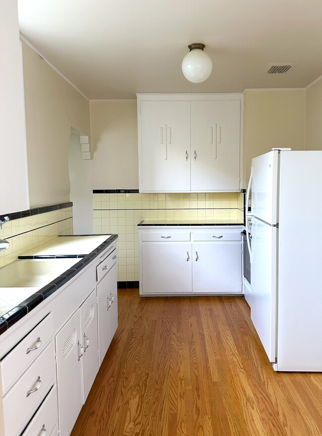 Kitchen - 1224 Willard St