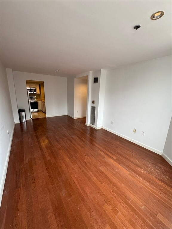 Building Photo - 534 Commonwealth Ave