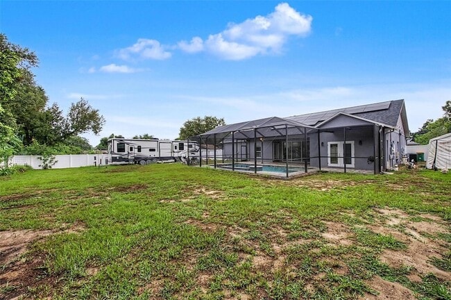 Building Photo - 606 Royal Crest Dr