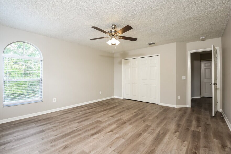 Building Photo - 1828 Olivia Cir